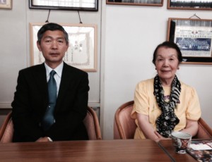 ミヨコ・デイヴィーさんと磯貝校長
